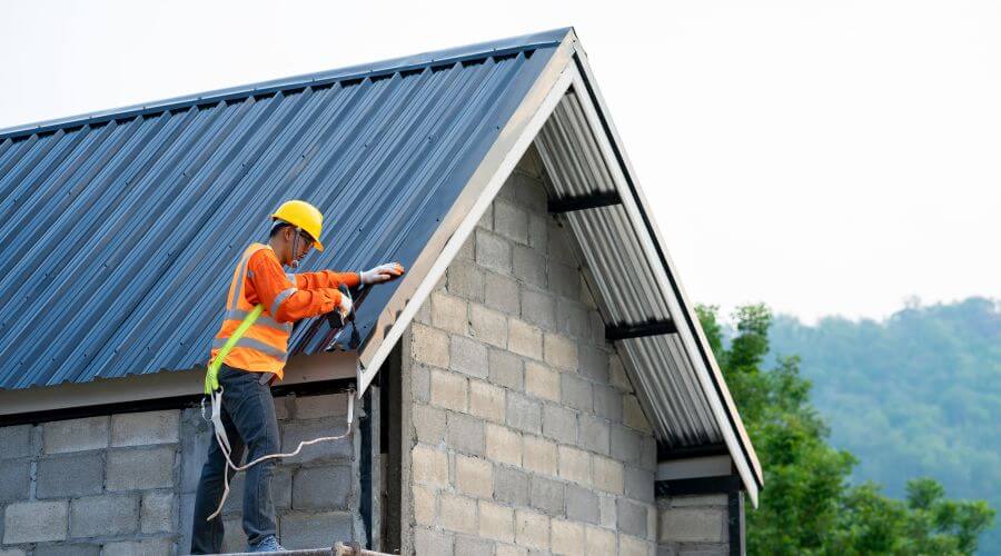 Professional gutter cleaning in Dunlow, WV